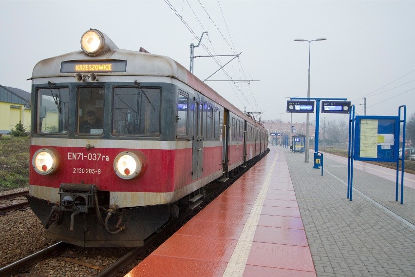 SKA traci pasażerów. W porównaniu do lata ub. roku, ubyło...