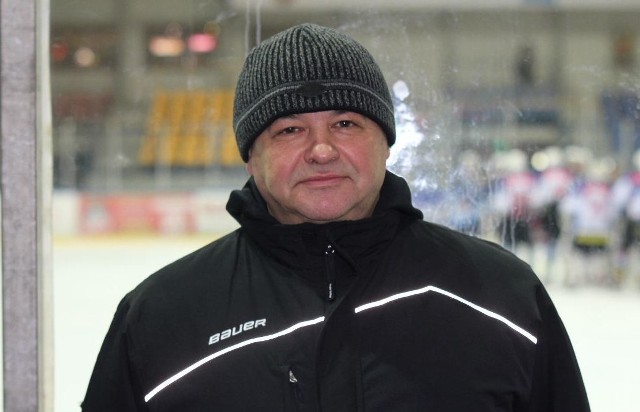 Gabriel Samolej, w tej chwili jest trenerem i ekspertem hokejowym. Krytycznie ocenia