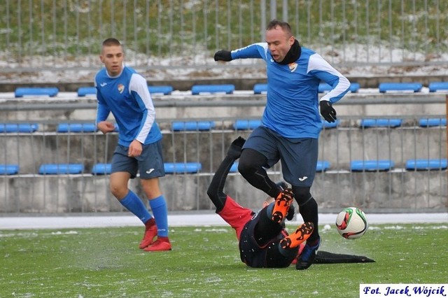 W sparingowym meczu piłkarze trzecioligowej Gwardii Koszalin ulegli 1:2 Olimpowi Gościno (IV liga).Zobacz także: Magazyn Sportowy GK24