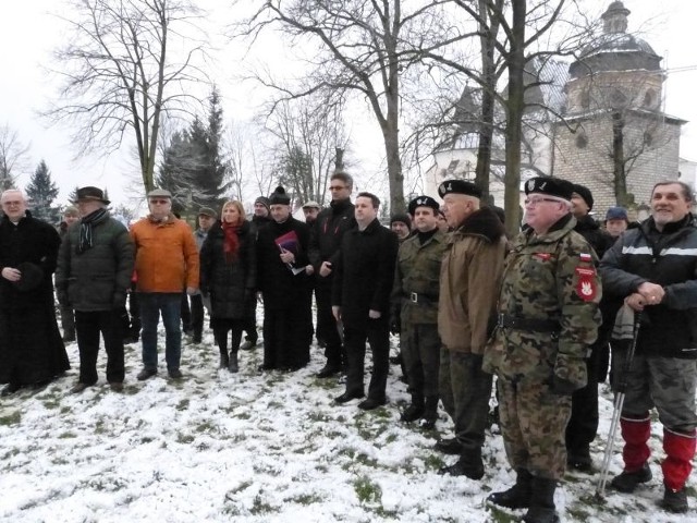 Uczestnicy marszu wyruszyli spod kościoła świętego Bartłomieja w Staszowie