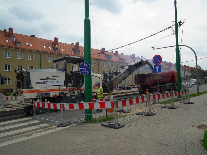 Jeszcze więcej utrudnień remontowych na Dąbrowskiego w...