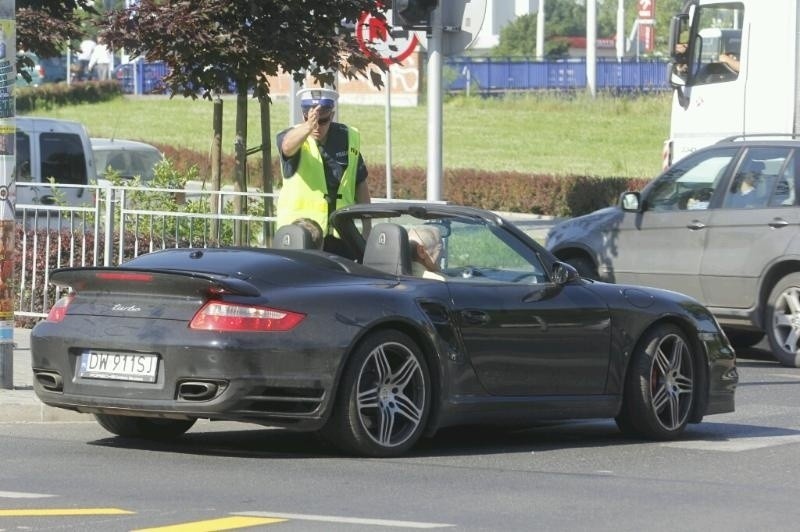 Zamknięty most Zwierzyniecki: Policja pomogła Wielkiej Wyspie. Ale Kochanowskiego w korku