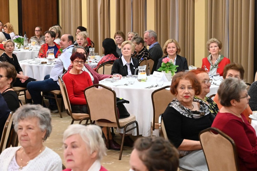 Pierwszy w regionie Świętokrzyski Uniwersytet Ludowy otwarty w Kielcach. Czeka na zgłoszenia. Zobacz film i zdjęcia 