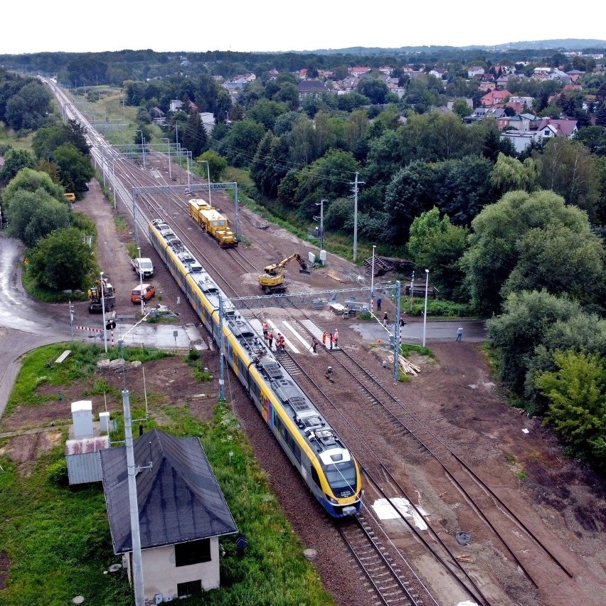 Kraków. Prace na przejeździe kolejowym na Półłanki