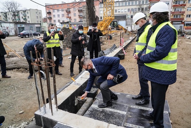 Opole. Wkopano kamień węgielny pod budowę Międzynarodowego Centrum Badawczo-Rozwojowego Pomologia