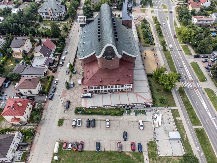 Parking przy kościele św. Kazimierza znajduje się na działce...