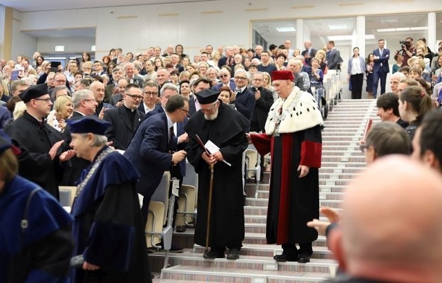 Ksiądz Adam Boniecki otrzymał doktorat honoris causa Uniwersytetu Łódzkiego