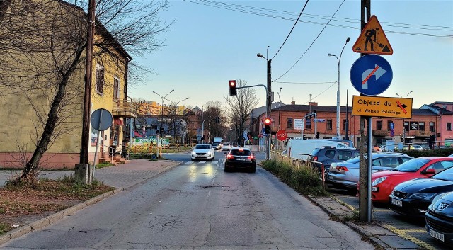 Utrudnienia czekają na kierowców na skrzyżowaniu ul. Królowej Jadwigi i Wojska Polskiego. W całym mieście trwa wymiana torowiska tramwajowego Zobacz kolejne zdjęcia/plansze. Przesuwaj zdjęcia w prawo naciśnij strzałkę lub przycisk NASTĘPNE