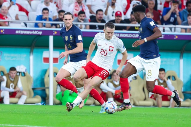 Przy stanie 0:0 Piotr Zieliński miał okazję, by strzelić Francji gola 