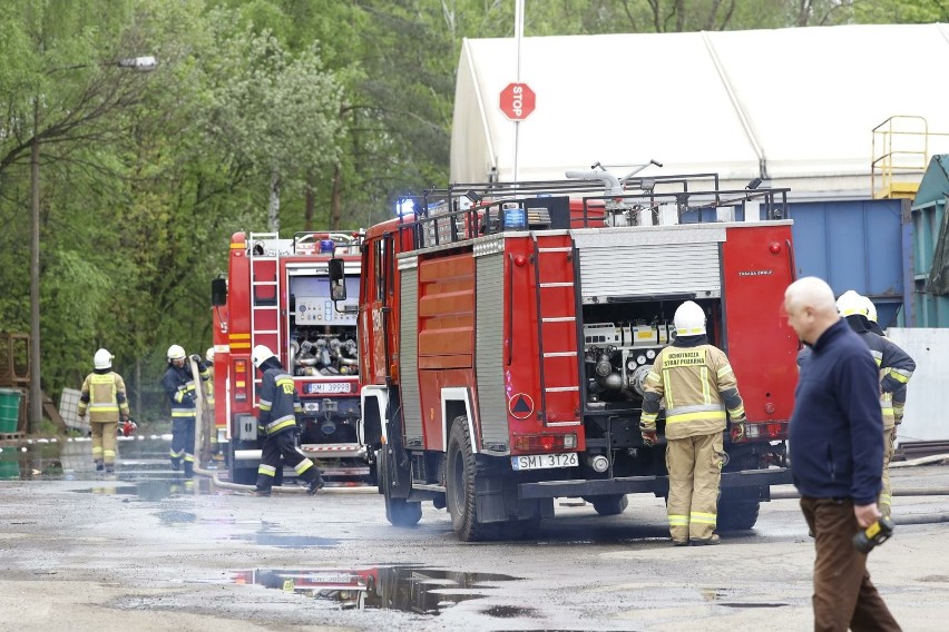 Pożar hali produkcyjnej w Mikołowie