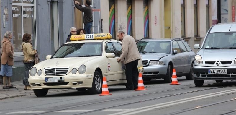 Pijany staranował taksówkę na Gdańskiej! Miał 3 promile alkoholu we krwi [zdjęcia]