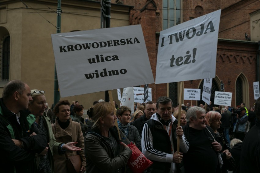 Protest na Placu Wszystkich Świętych