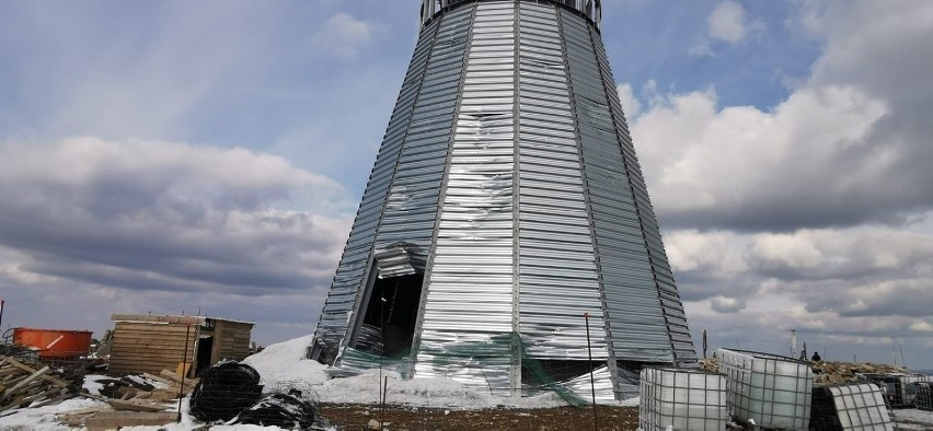 Wieża widokowa na Śnieżniku ma być oficjalnie otwarta we...