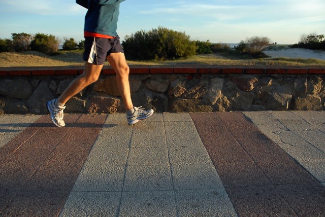 Wystarczy 15 minut biegania codziennie, twój organizm to doceni