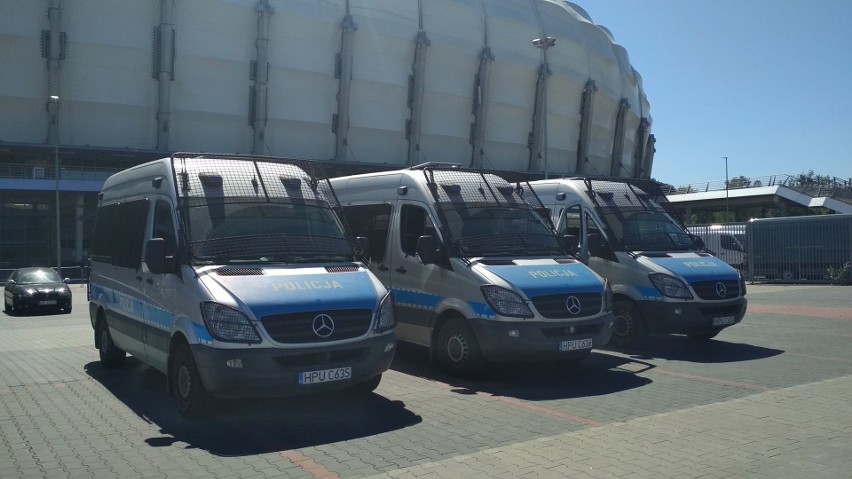 We wtorek od samego rana policja i prokuratura przeszukują...