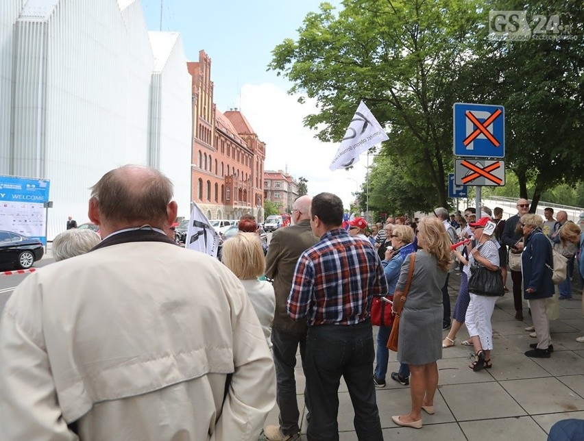 KOD. Protest przeciwko premier Beacie Szydło [zdjęcia, wideo]