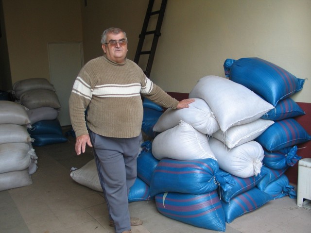 W najbliższym czasie rozdzielimy zboże między naszych rolników &#8211; zapowiada Eugeniusz Durda radny z miejscowości Suchorzów, w gminie Baranów Sandomierski.