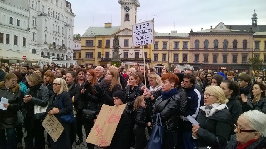 czarny protest w Cieszynie w czarny poniedziałek