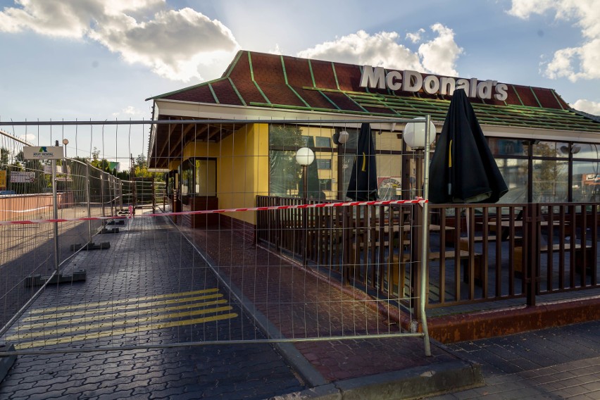 McDonald’s wbrew prawu wyganiał kierowców z parkingu. Już nie będzie [ZDJĘCIA]