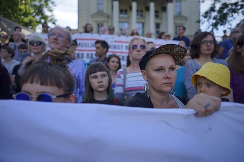 Milczący protest w Poznaniu