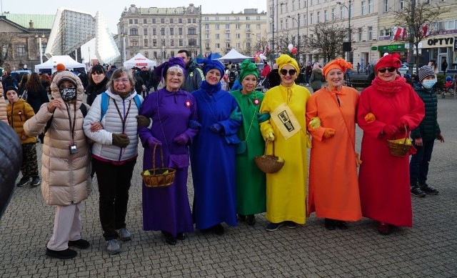 Spośród 105 propozycji wybrano pięć osób i grup, które prężnie działają w mieście. Są to: Freeshop PoDzielnia, Katarzyna Wala, stowarzyszenie Rakujemy jak chcemy, Tęczowe Seniorki (na zdjęciu) i Magdalena Szewciów.