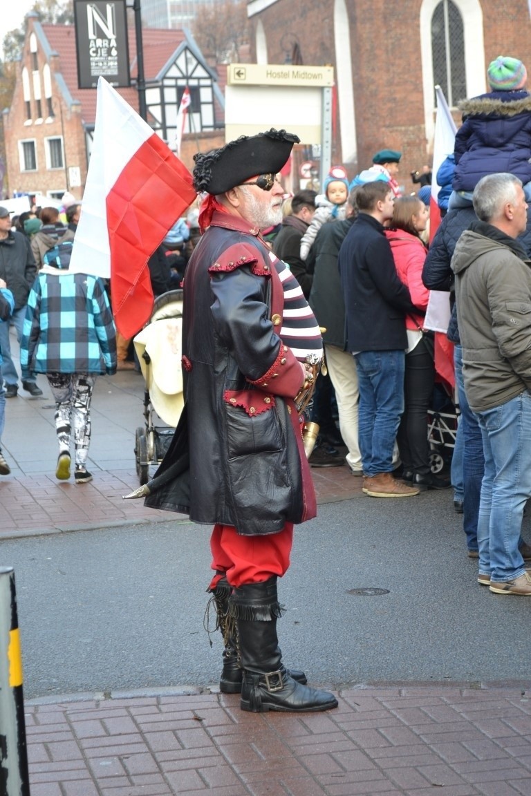 Parada Niepodległości w Gdańsku. Ulicami miasta przeszły tłumy [ZDJĘCIA, WIDEO]