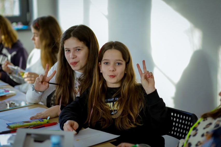 Dzieci nie nudzą się z MOKSiR w Pucku i biblioteką. W czasie...