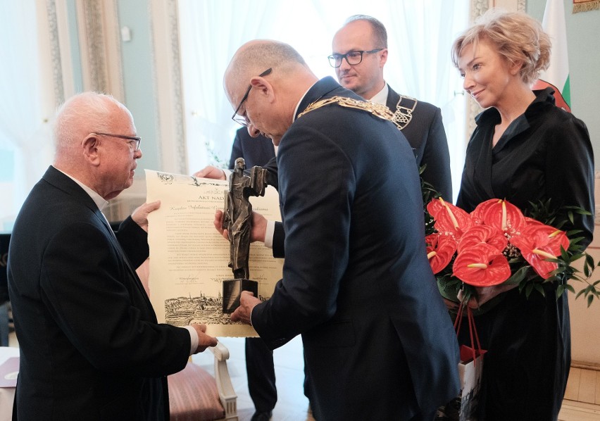 Ks. Grzegorz Pawłowski odebrał akt nadania Honorowego Obywatelstwa Lublina (ZDJĘCIA)