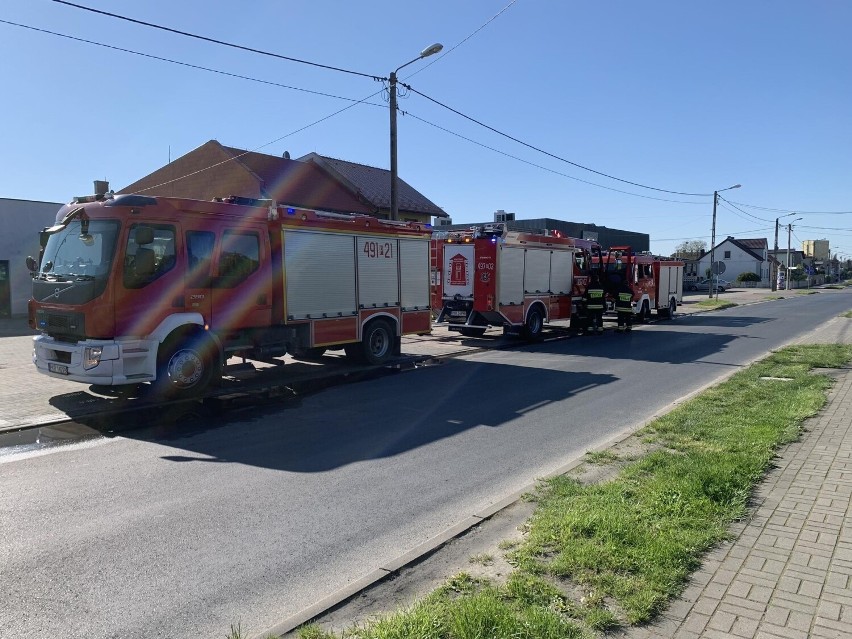 Strażacy zgłoszenie o pożarze stolarni w Krotoszynie...