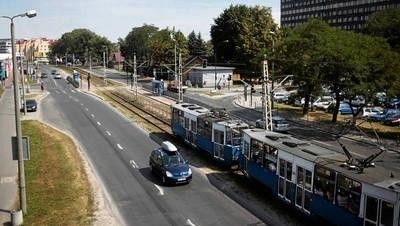W zamian za tramwaje na odcinku od ronda Mogilskiego do ronda Czyżyńskiego pojadą zastępcze autobusy FOT. ANDRZEJ BANAŚ