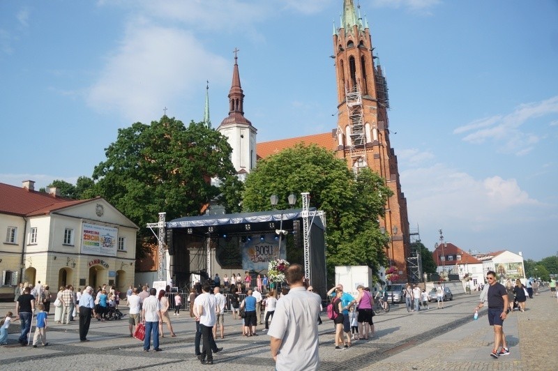 Rynek Kościuszki. Dziś koncert uwielbienia Bogu dźwięki (zdjęcia, wideo)