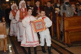 Stalowa Wola. Lasowiacka msza święta w rocznicę poświęcenia przeniesionego drewnianego kościoła świętego Floriana. Zobacz zdjęcia