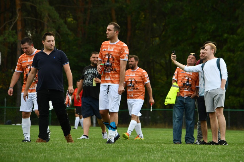 Okręgowy Puchar Polski. 16 drużyn, 8 meczów, 16 godzin Radości z futbolu