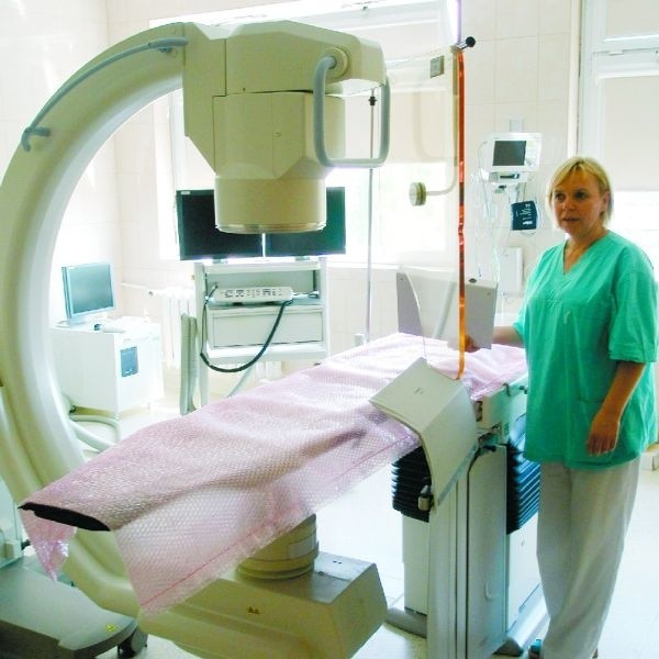 Na nowym angiografie w zabiegach będzie asystować pielęgniarka Grażyna Włodkowska, na kardiologii od 25 lat