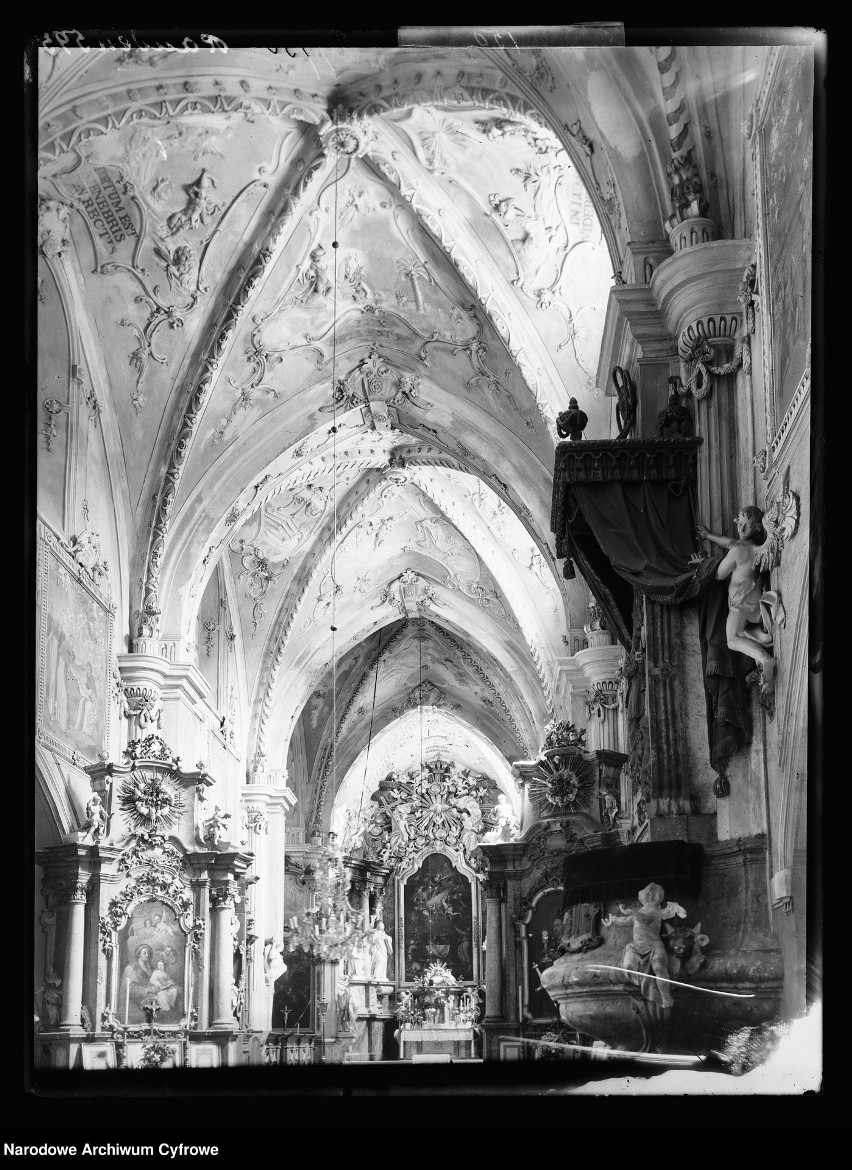 Zespół klasztorno-pałacowy w Rudach. Międzywojenne zdjęcia odkrywają jego skarby