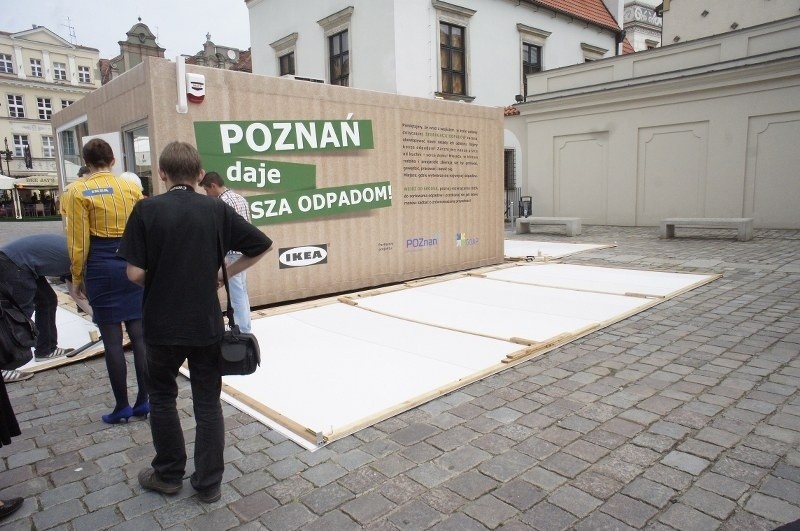 Poznań daje kosza odpadom - akcja Ikei na Starym Rynku,...