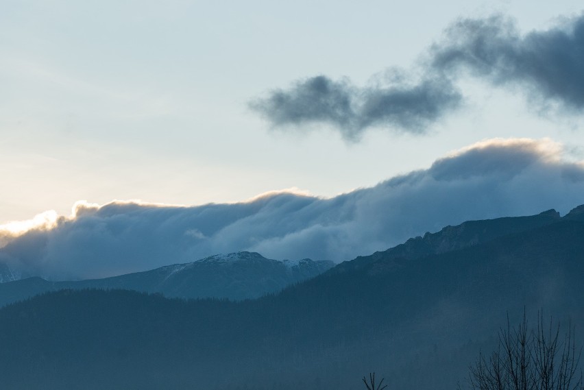 Tatry. W górach halny. Wiatr przyniesie opady śniegu [ZDJĘCIA]