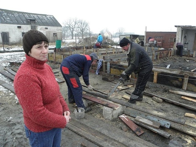 Małgorzata Marciniak i jej rodzina stracili cały swój dobytek. Z pomocą ruszyli, sąsiedzi, rodzina i przyjaciele