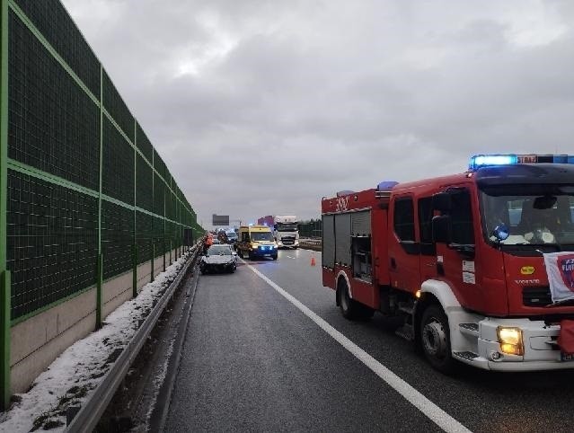 Na autostradzie A1 zderzyły się cztery samochody. Są...