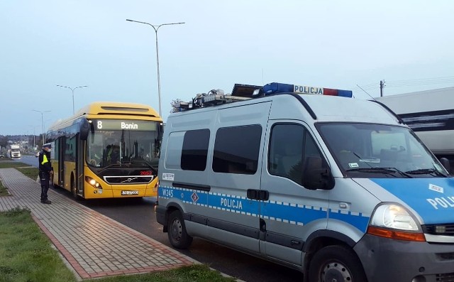 Policjanci z Wydziału Ruchu Drogowego KMP Koszalin przeprowadzili kontrole busów i autobusów zajmujących się obsługą transportową w mieście oraz powiecie koszalińskim.