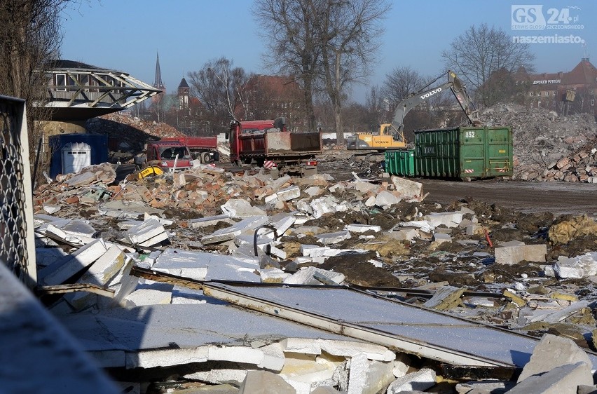 Póki co na terenie dawniej Baltony trwają prace rozbiórkowe,...