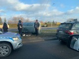 Białystok. Wypadek przy ul. Generała Maczka. Zderzyły się dwa auta osobowe. Jedno dachowało. Są ranni [ZDJĘCIA]