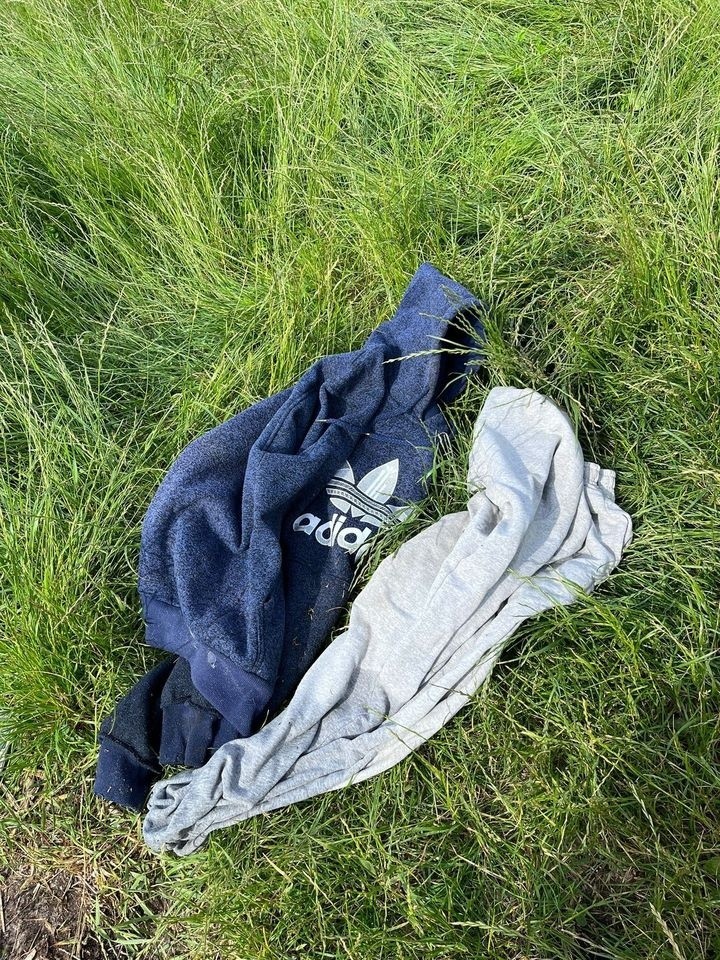 Finał poszukiwania na jeziorze Nowowarpieńskim. Na brzegu znaleziono ubranie. Ktoś wskoczył do wody? 