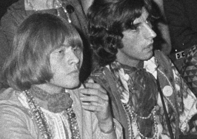 Mija 50 lat od śmierci Briana Jonesa z The Rolling Stones. Na zdjęciu Brian Jones i Michael Cooper.