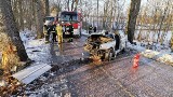 Wypadek na trasie Banie Mazurskie - Wólka. Nie żyje 61-letni kierowca passata, który uderzył w drzewo [ZDJĘCIA]