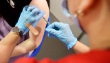 Zielona Góra. Chaos i tłok na szczepieniach w Szpitalu Uniwersyteckim? „Nie wszyscy przychodzą na umówioną godzinę”