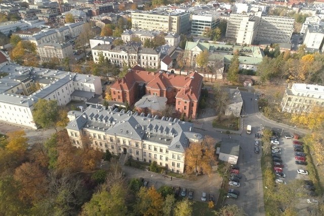 Część budynków na Wesołej zajmuje jeszcze szpital