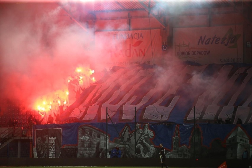 26.02.2022. W czasie derbów Piast Gliwice - Górnik Zabrze...