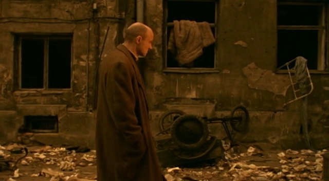 Kadr z filmu "Golem" Piotra Szulkina