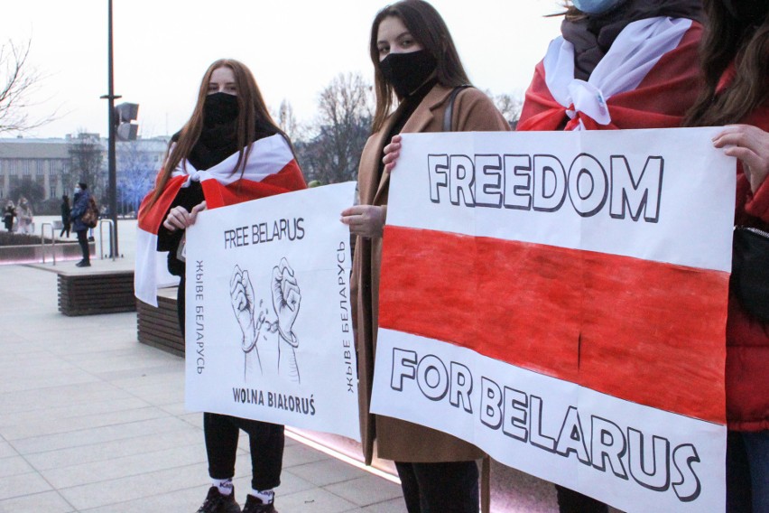 Lublin solidarny całym sercem z Białorusinkami i Bałorusinami. Zobacz zdjęcia